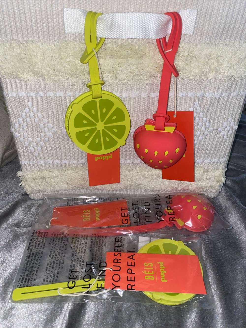BEIS x Poppi Luggage tag & mirror bag charm - Picture 4 of 14